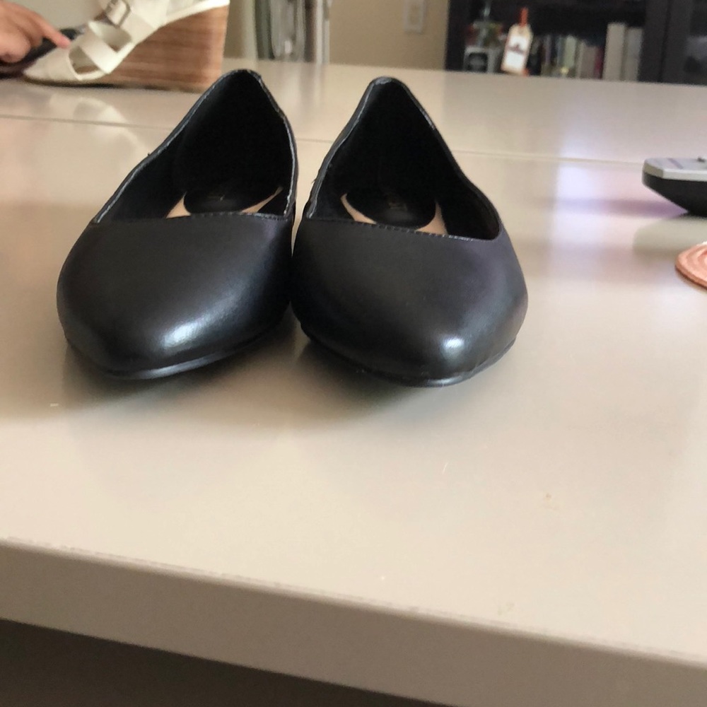 Black casual pointy flats